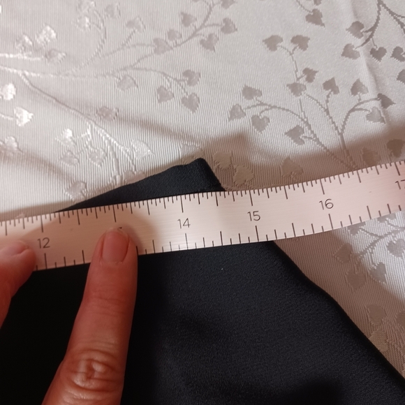 BCBGeneration Black Tulip Layer Tiered Flutter Detailed Skirt Size 4 - Picture 3 of 7